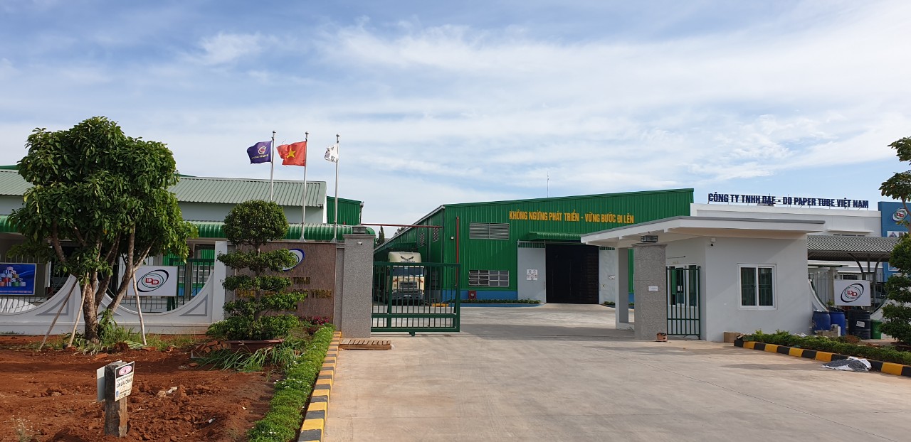 VINH-DANH-NHA-TAI-TRO-BAC-DOANH-NHAN-PHAM-THI-THU-TRA-DAE-DO-PAPER-TUBE-VIET-NAM-3.jpg