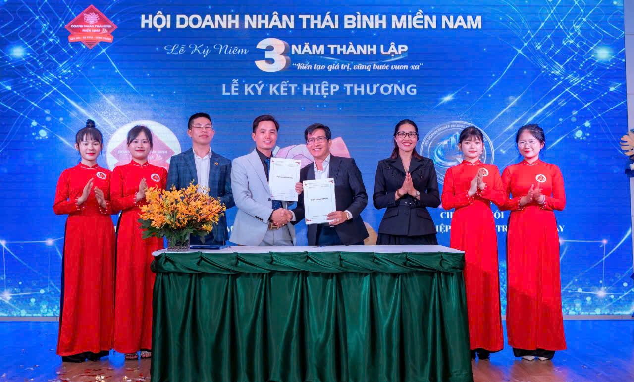 VINH-DANH-NHA-TAI-TRO-VANG-THUONG-HIEU-LISA-FOOD-8.jpg
