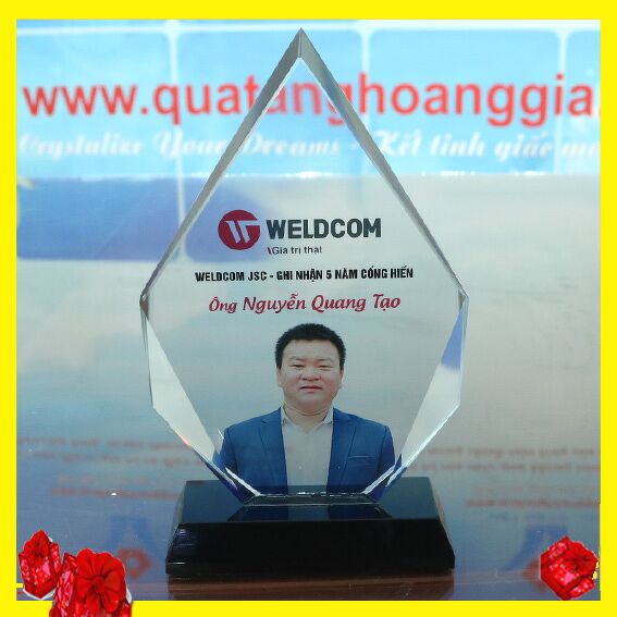 Quà Vinh Danh Lãnh Đạo Xuất Sắc Năm - QCN94