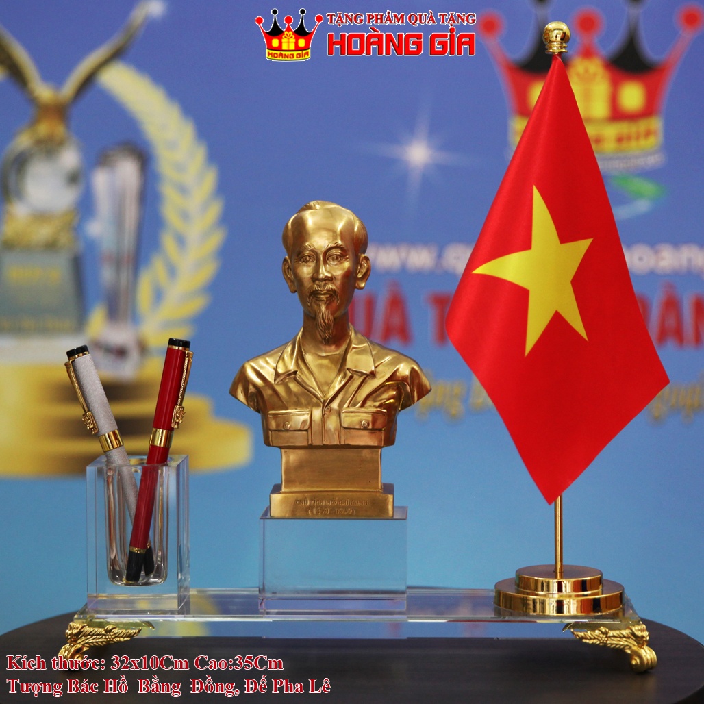 Tượng Bác Hồ Bằng Đồng – Đế Pha Lê Sang Trọng