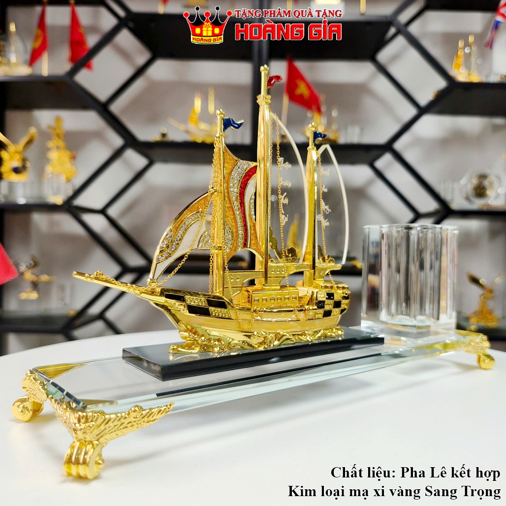 CB114C Biểu trưng trang trí để bàn hình thuyền buồm.jpg