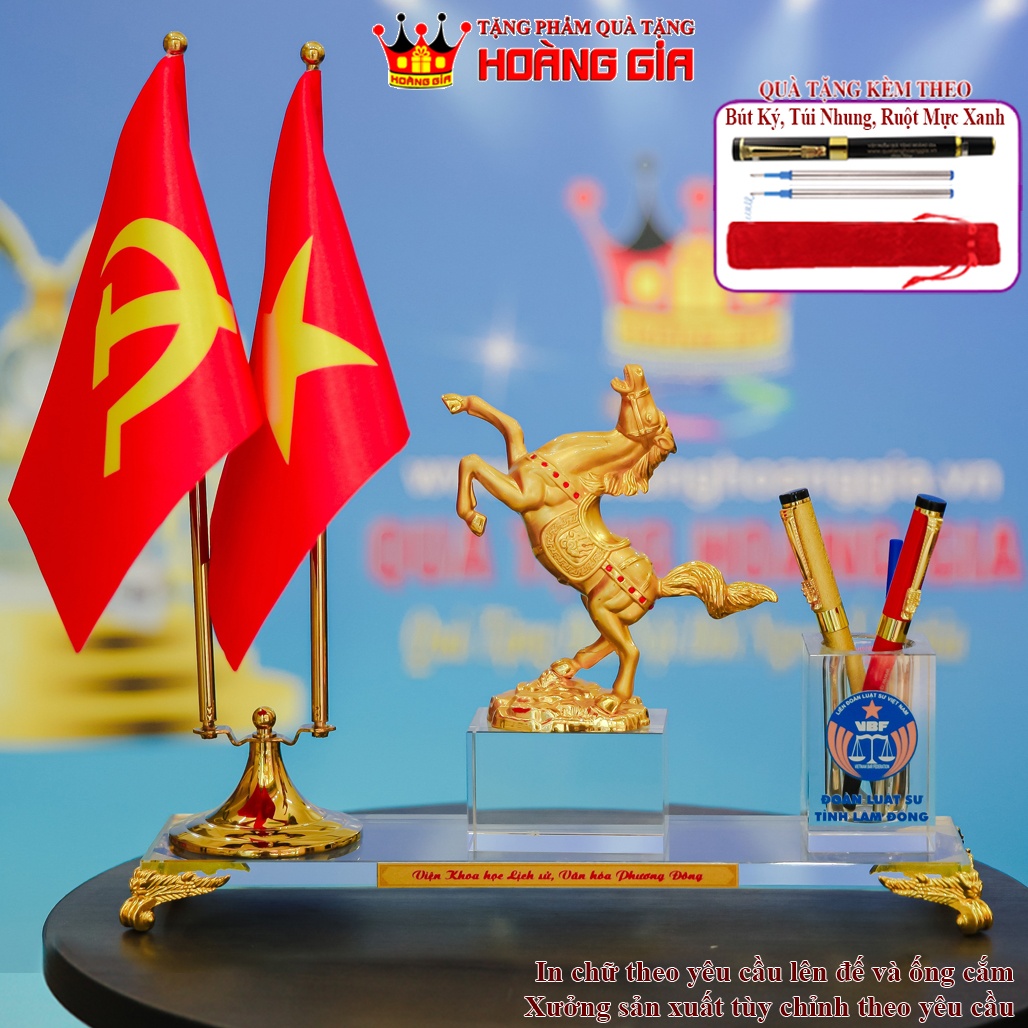 Bộ cắm bút Mã Đáo Thành Công Kết Hợp Cờ Đảng Cờ Tổ Quốc Để Bàn Làm Việc