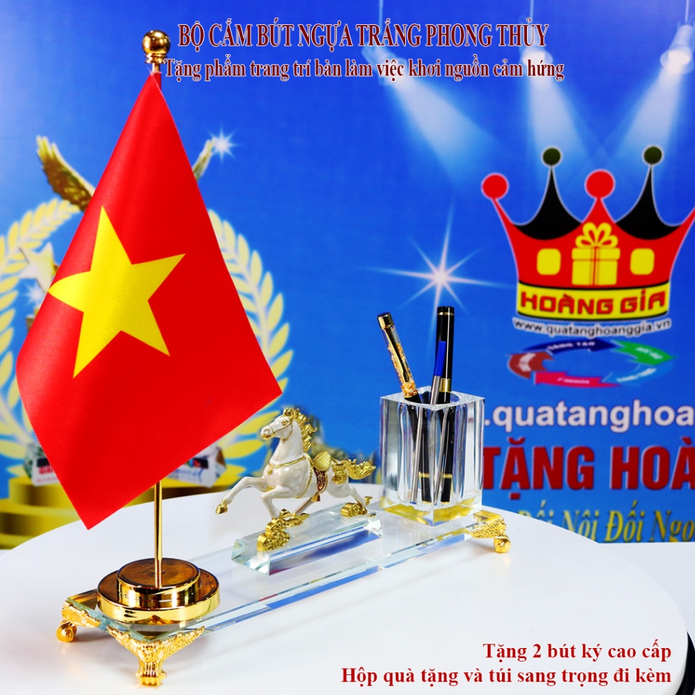Bộ Cắm Bút Ngựa Trắng Phong Thủy Cờ Tổ Quốc Để Bàn