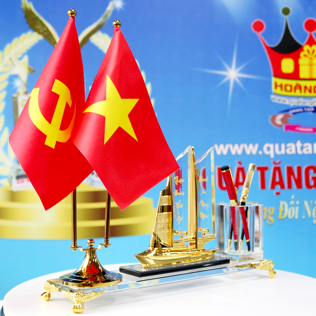 Bộ Cắm Bút Thuyền Buồm Pha Lê Để Bàn Làm Việc Cắm Cờ Đảng Cờ Việt Nam