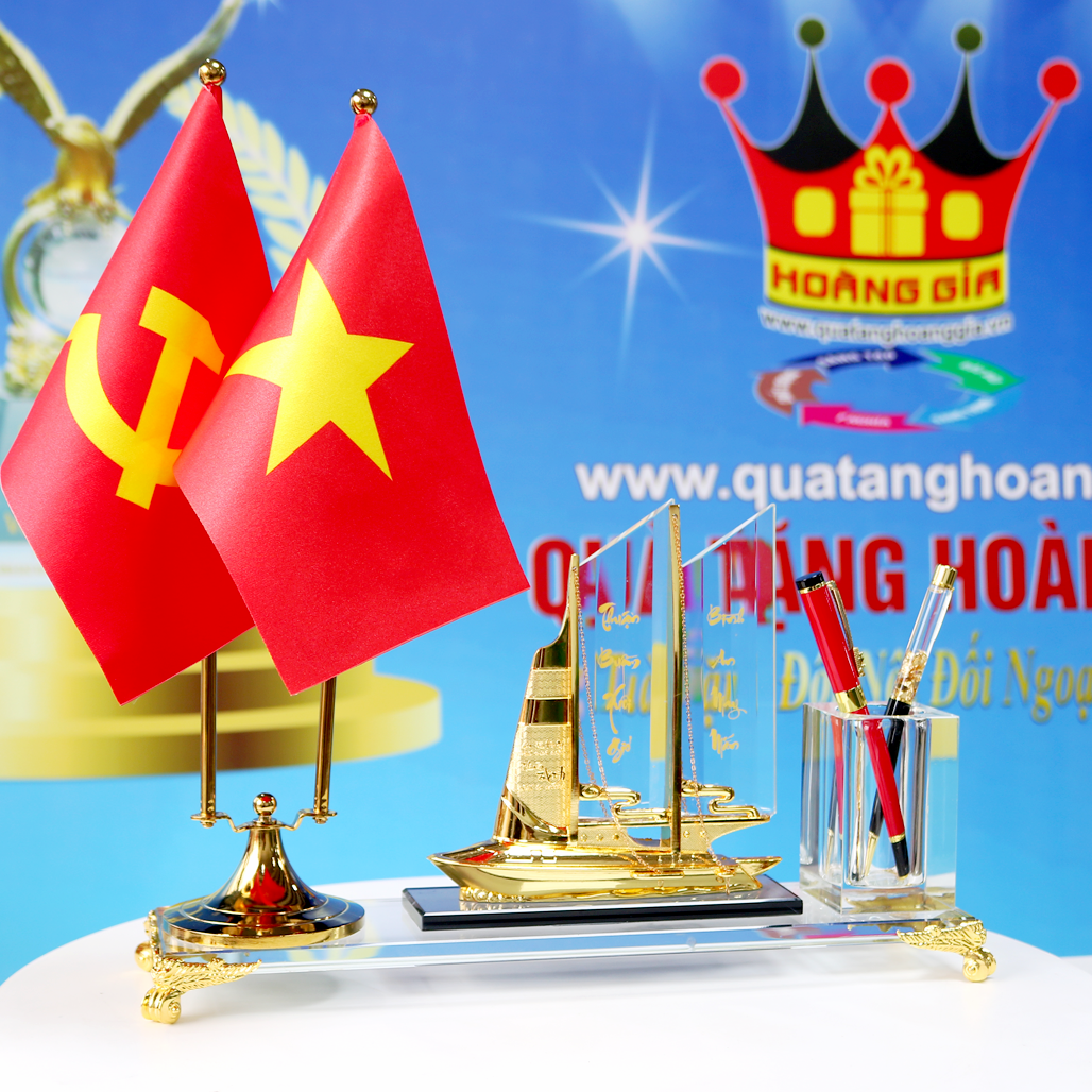 Bộ Cắm Bút Thuyền Buồm Pha Lê Để Bàn Làm Việc Cắm Cờ Đảng Cờ Việt Nam