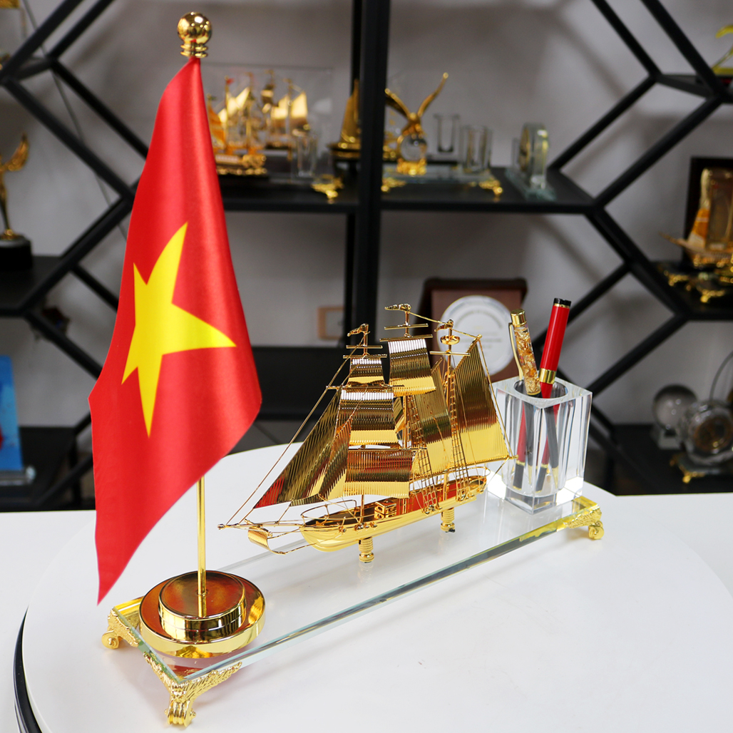 Bộ Cắm bút Thuyền Vàng 24K Cờ Việt Nam QTV 35