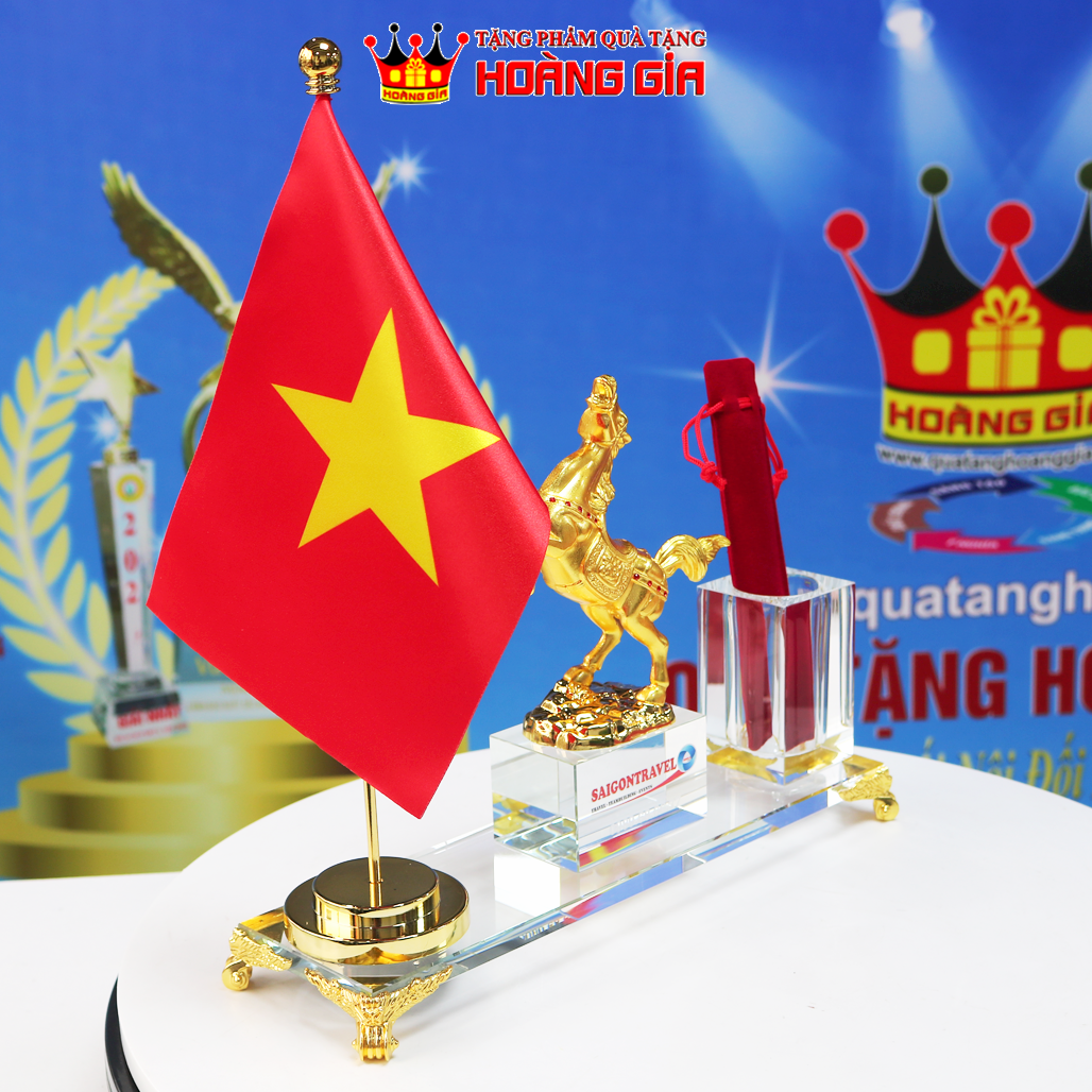 Bộ cắm bút Mã Đáo Thành Công Cờ Tổ Quốc Để Bàn Làm Việc