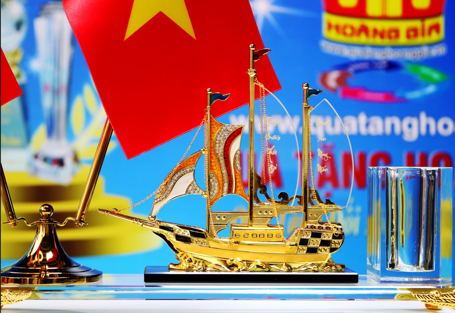 CB111 Biểu trưng trang trí để bàn hình thuyền buồm pha lê