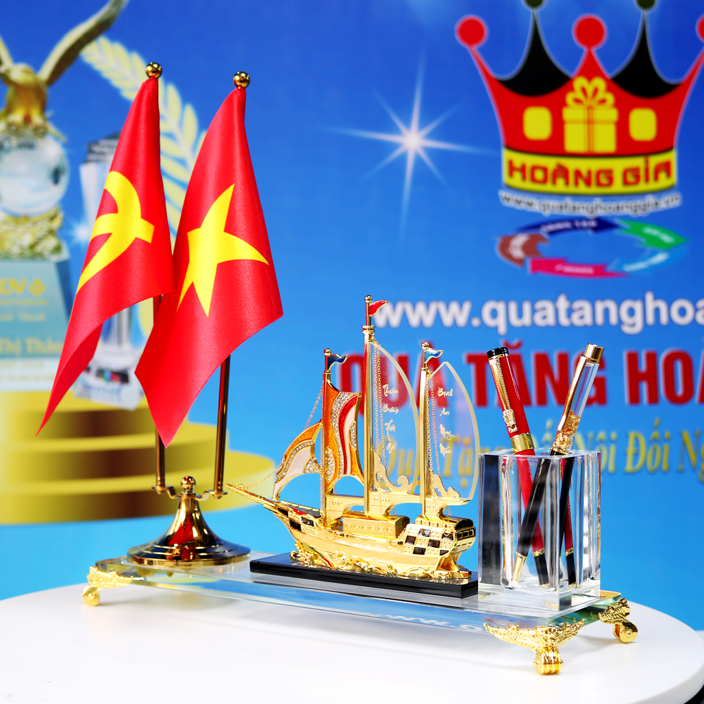CB111 Biểu trưng trang trí để bàn hình thuyền buồm pha lê