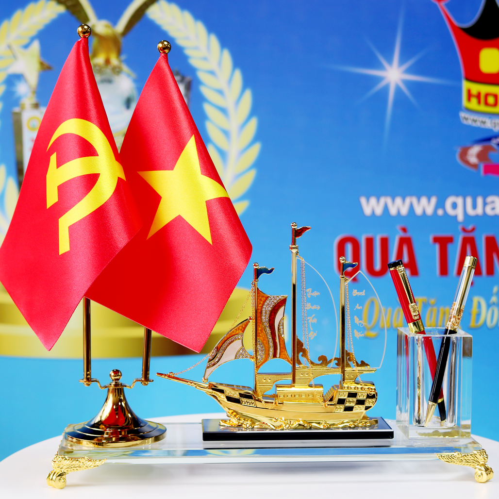 CB111 Biểu trưng trang trí để bàn hình thuyền buồm pha lê
