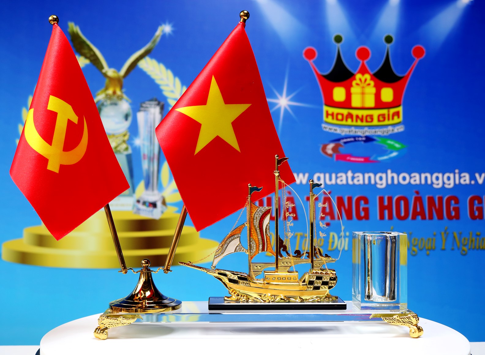 CB111 Biểu trưng trang trí để bàn hình thuyền buồm pha lê