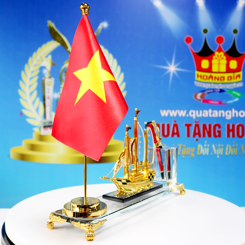 CB113C Biểu trưng trang trí để bàn hình thuyền buồm