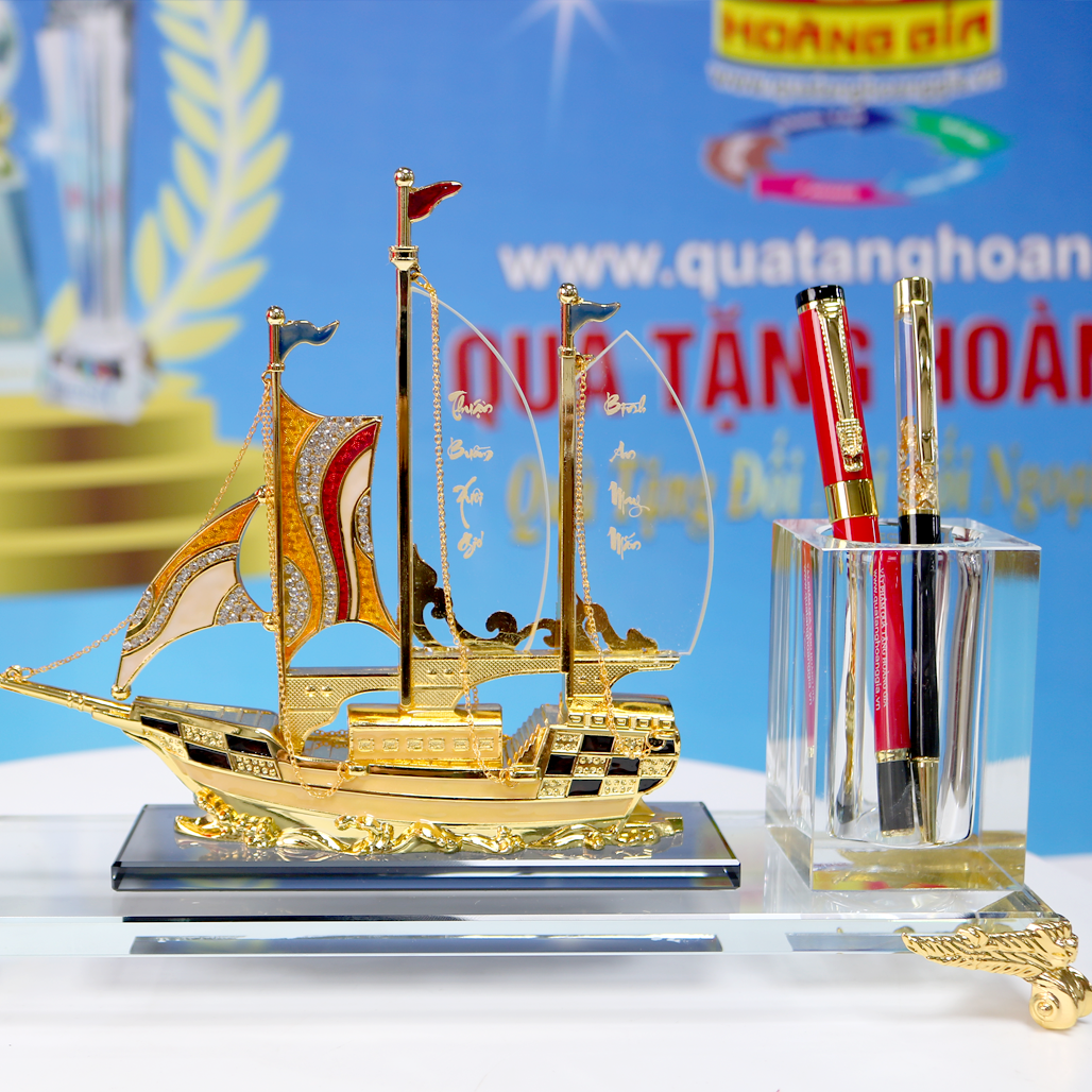 CB113C Biểu trưng trang trí để bàn hình thuyền buồm