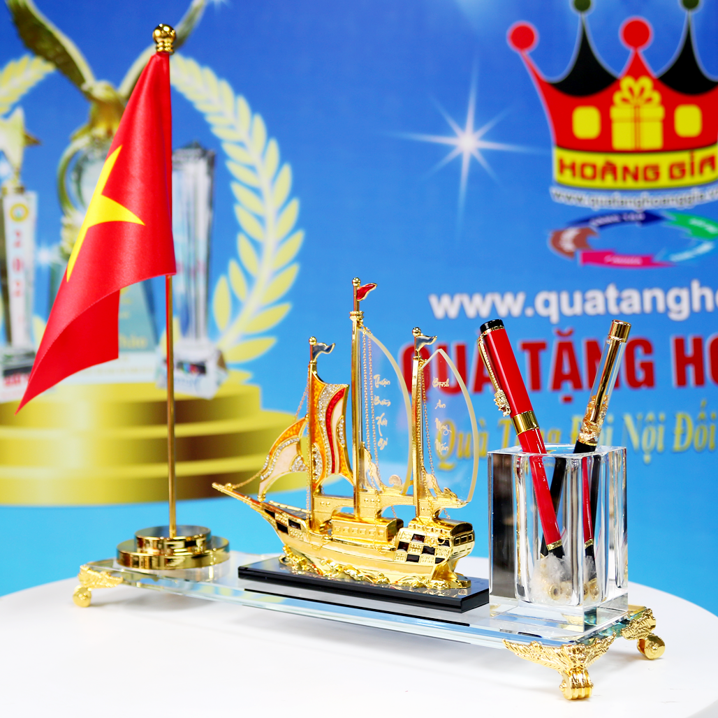 CB113C Biểu trưng trang trí để bàn hình thuyền buồm