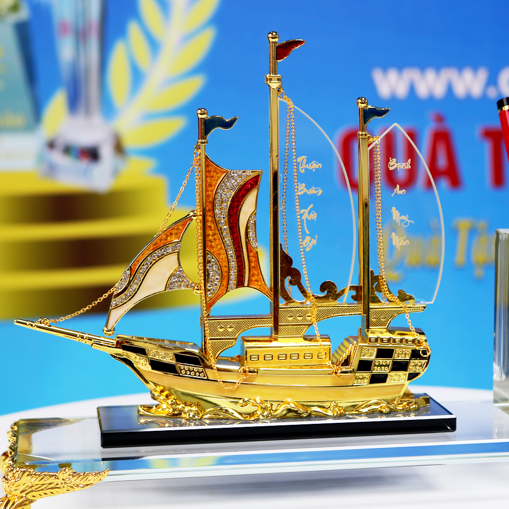 Biểu Trưng Trang Trí Để Bàn Hình Thuyền Buồm