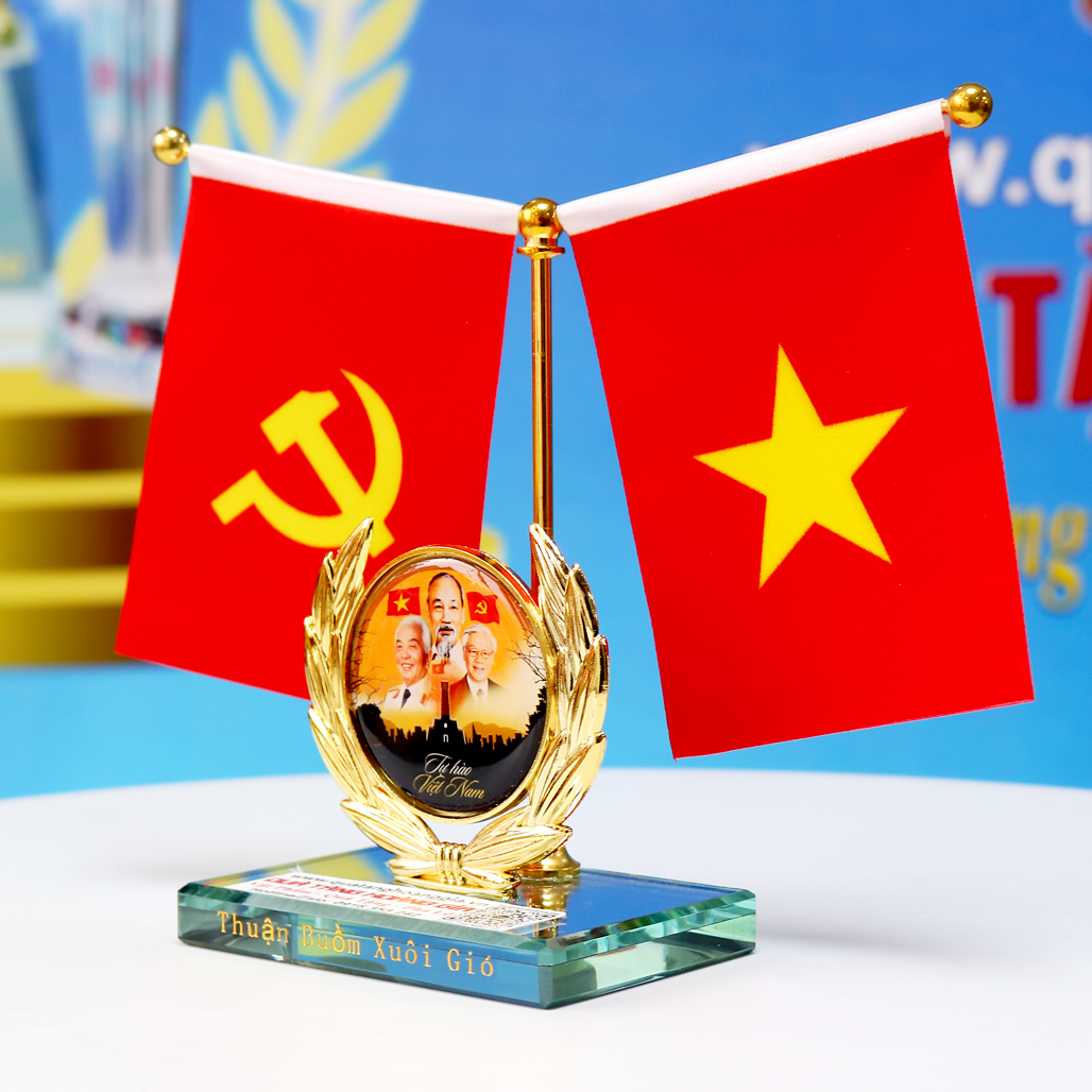 CĐB 124 CỜ TRANG TRÍ Ô TÔ HÌNH ẢNH 3 BÁC