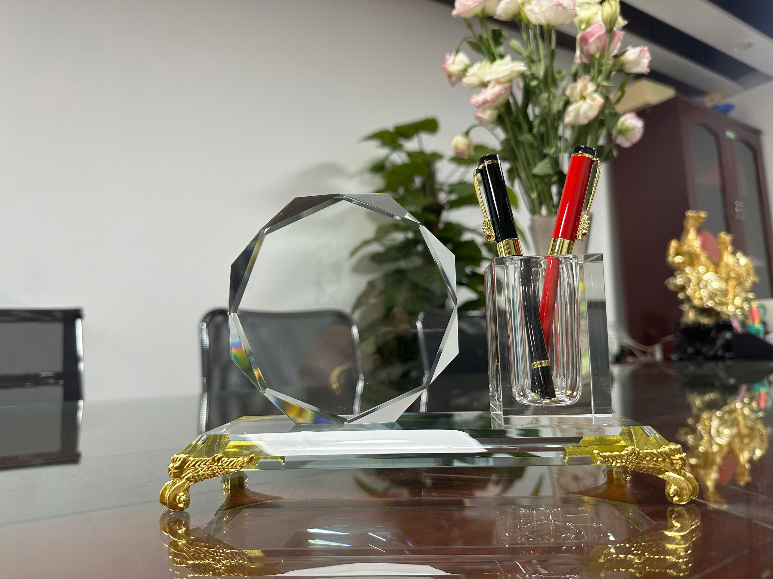 Cắm Bút Pha Lê Để Bàn Làm Việc