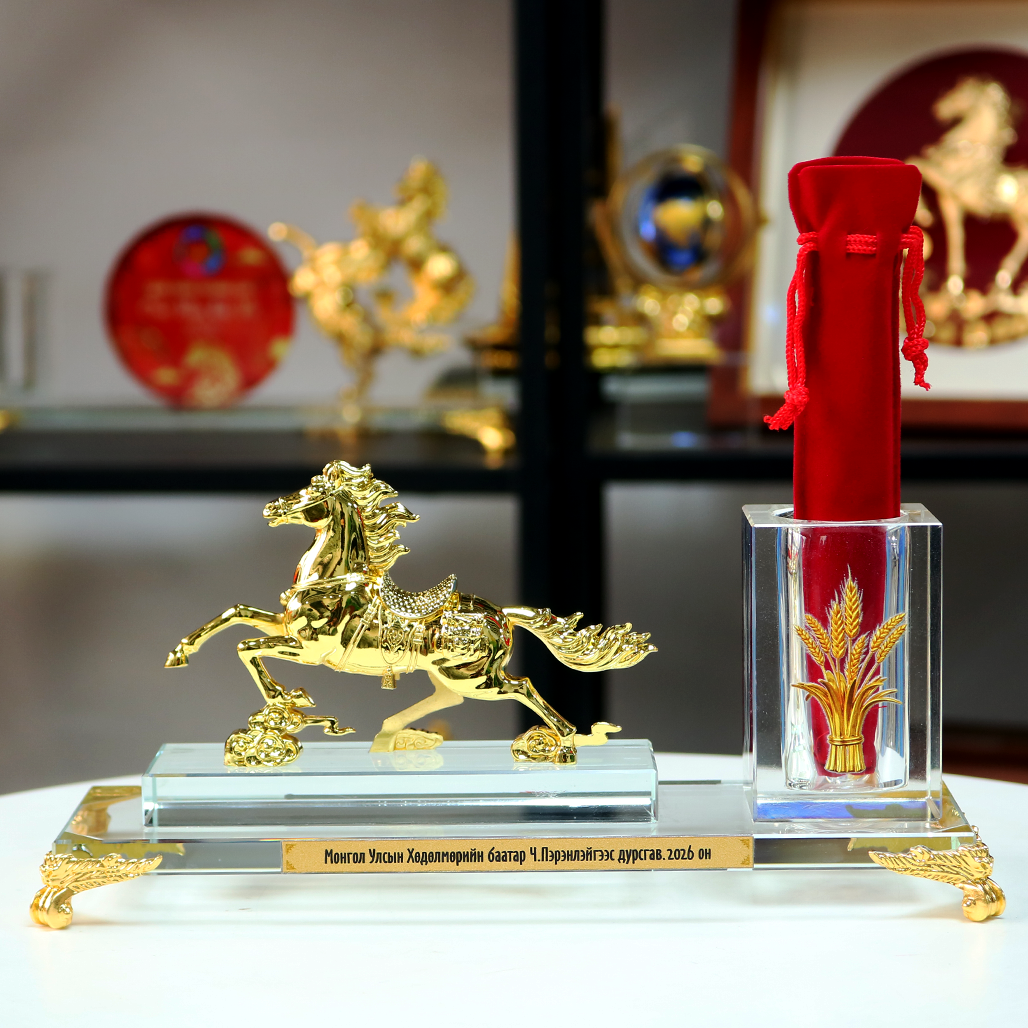 Cắm Bút Pha Lê Ngựa Vàng MĐ46