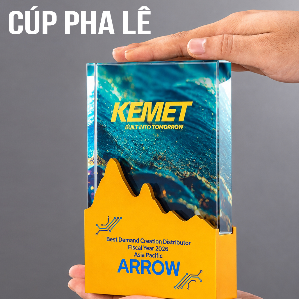 Cúp Pha Lê Đế Hình Ngọn Núi