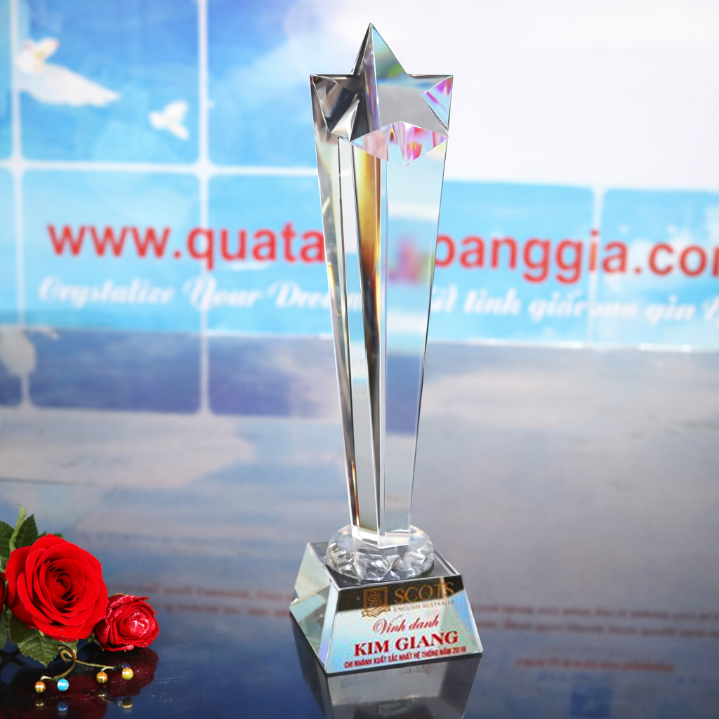 Cúp Quà Tặng Cuối Năm Cho Nhân Viên Xuất Sắc - QCN73