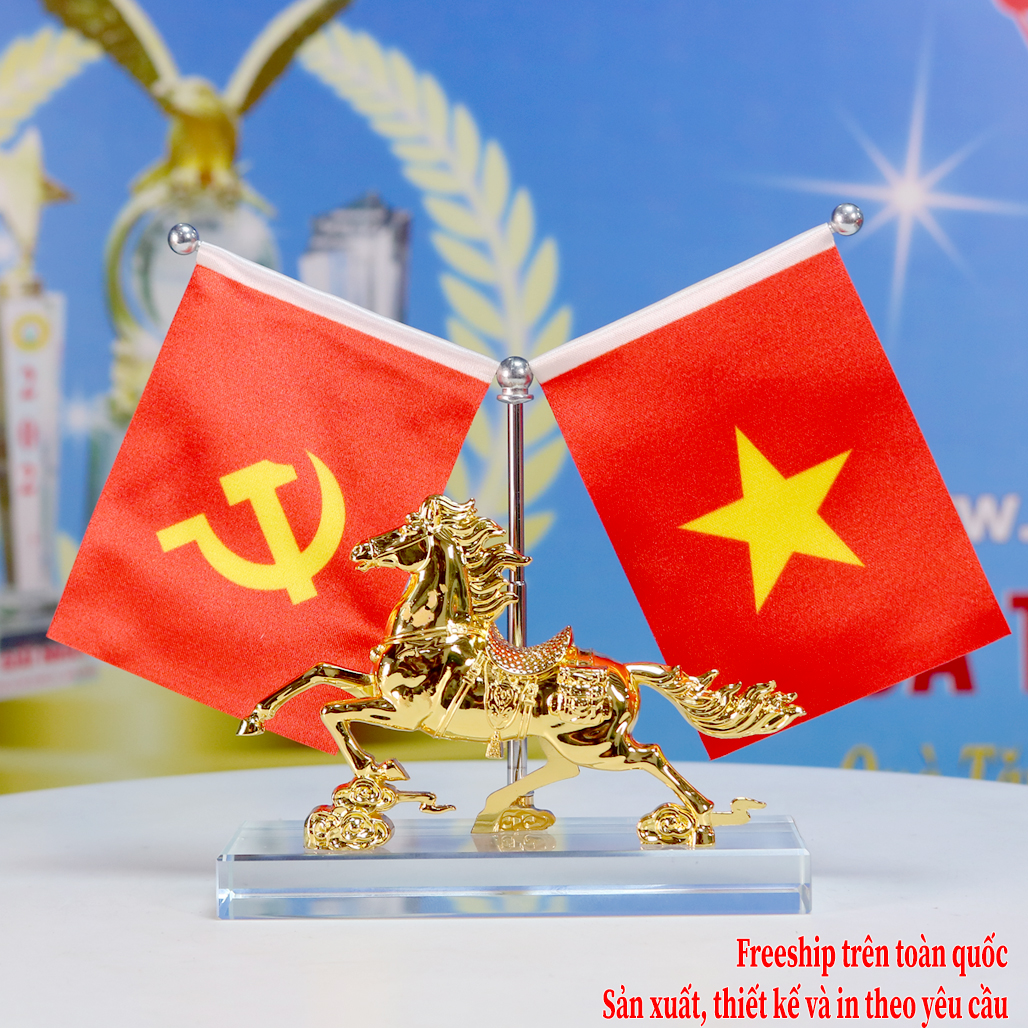 Đồ Trang Trí Ngựa Phong Thủy Đế Pha Lê Cờ Việt Nam Cao Cấp MĐ 58