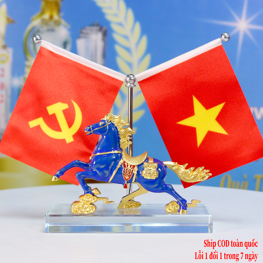 Đồ Trang Trí Ngựa Phong Thủy Đế Pha Lê Cờ Việt Nam Cao Cấp MĐ 58