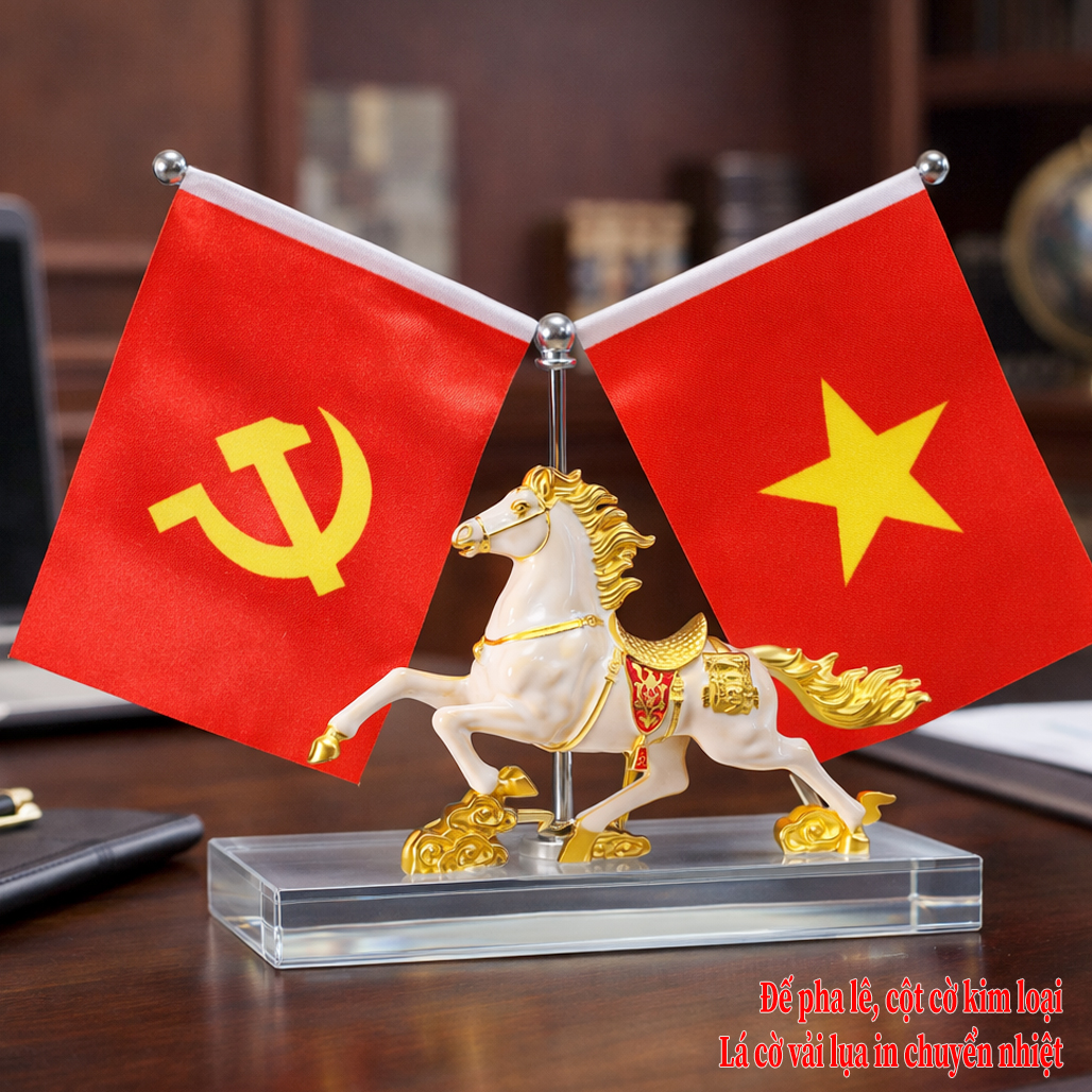 Đồ Trang Trí Ngựa Phong Thủy Đế Pha Lê Cờ Việt Nam Cao Cấp MĐ 58