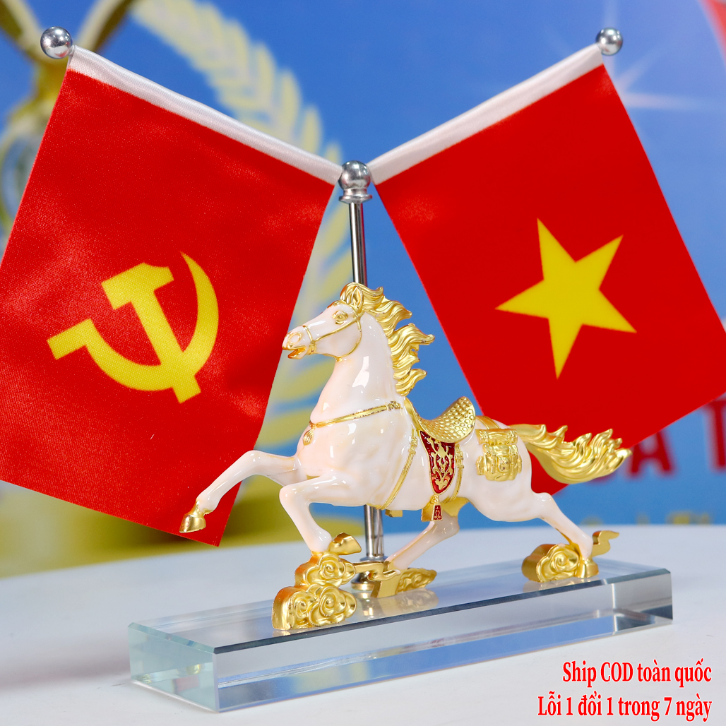 Đồ Trang Trí Ngựa Phong Thủy Đế Pha Lê Cờ Việt Nam Cao Cấp MĐ 58