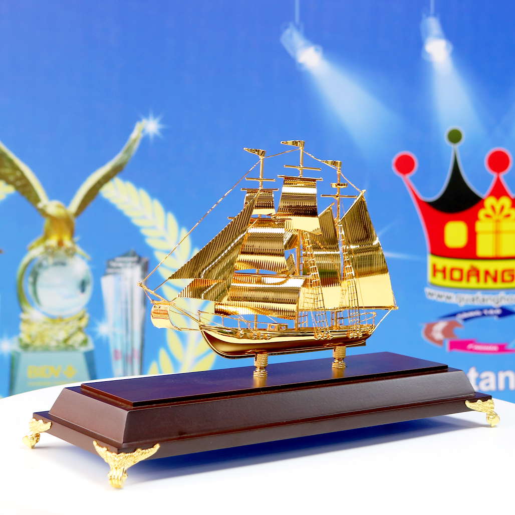 Quà Tặng Mạ Vàng Thuyền Buồm Mạ Vàng 24K Trang Trí Bàn Làm Việc Lãnh Đạo Sang Trọng QTV 32