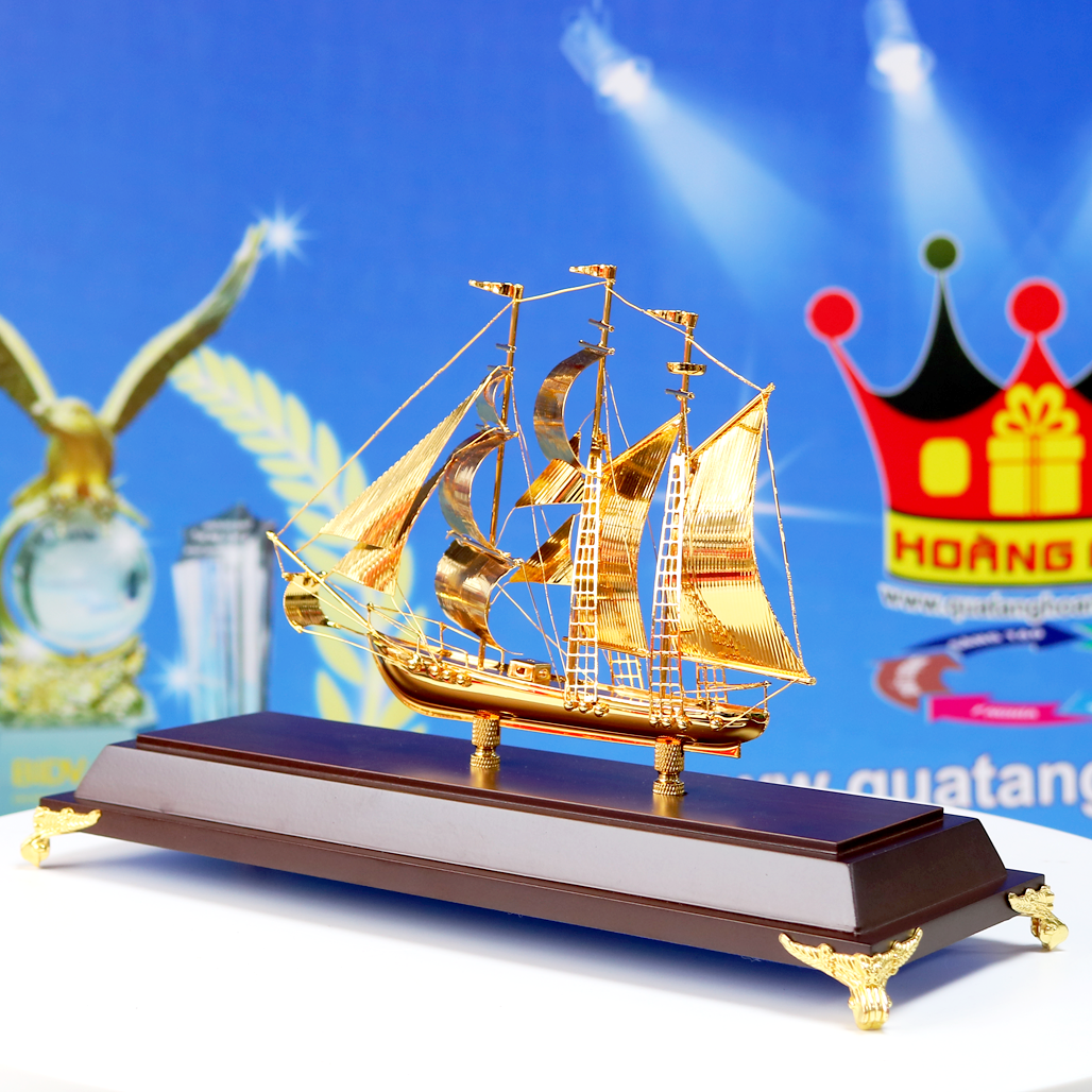 Quà Tặng Mạ Vàng Thuyền Buồm Mạ Vàng 24K Trang Trí Bàn Làm Việc Lãnh Đạo Sang Trọng QTV 32