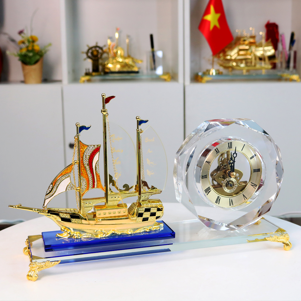 Đồng Hồ Pha Lê Thuận Buồm Xuôi Gió Phong Cách Quý Phái