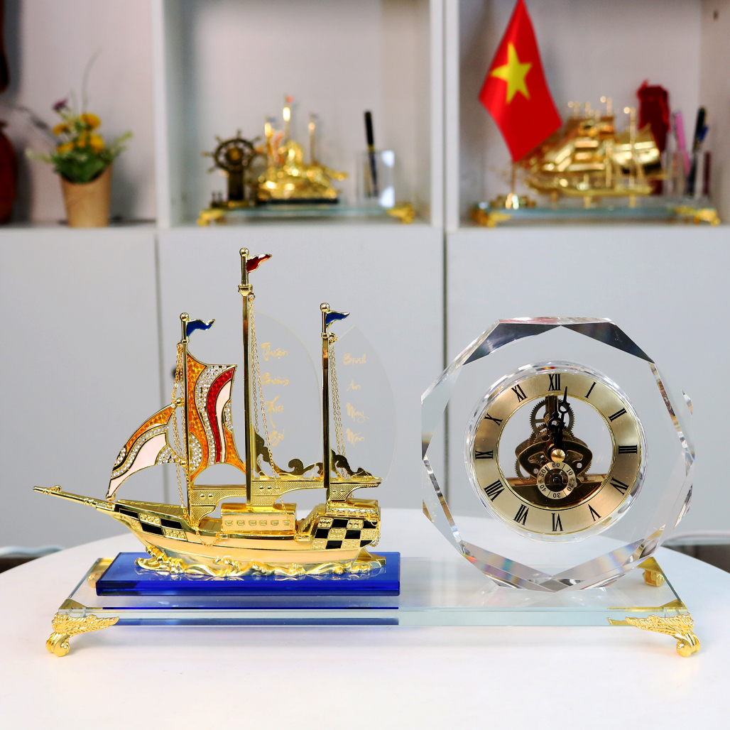 Đồng Hồ Pha Lê Thuận Buồm Xuôi Gió Phong Cách Quý Phái