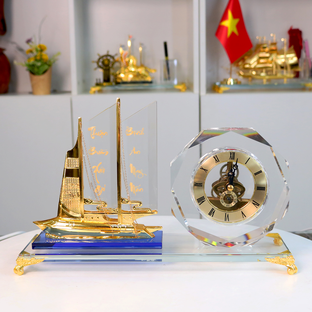 Đồng Hồ Pha Lê Thuận Buồm Xuôi Gió Phong Cách Hiện Đại