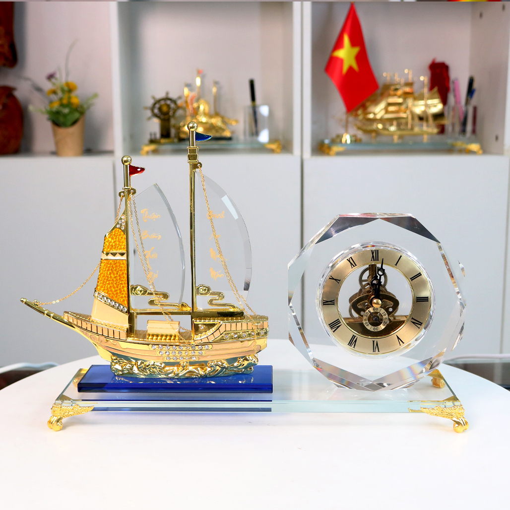 Đồng Hồ Pha Lê Thuận Buồm Xuôi Gió Phong Cách Truyền Thống