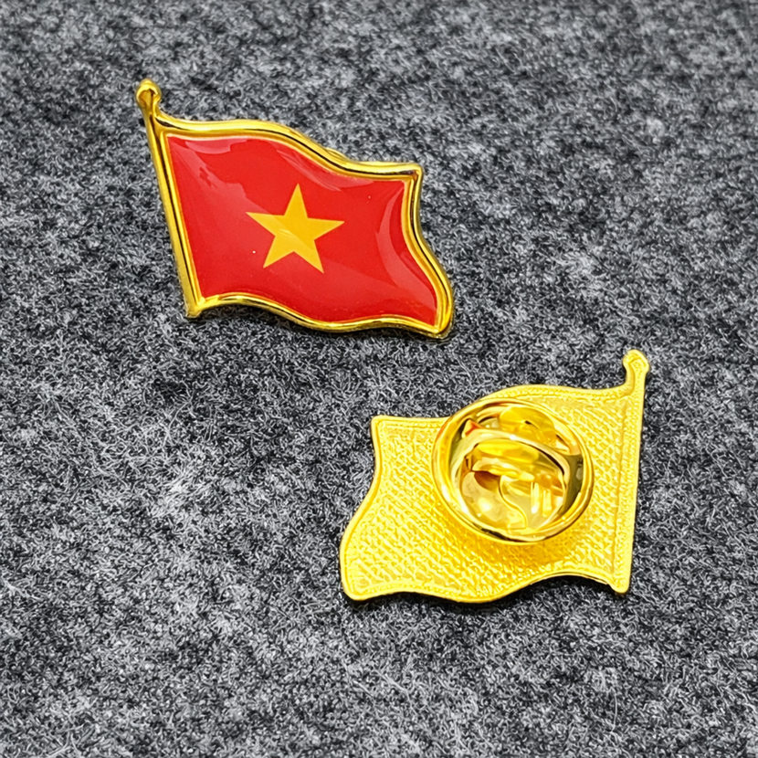 Huy hiệu lá cờ việt Nam loại nhỏ QĐH 108