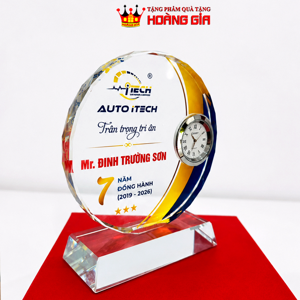 KNC36 Kỷ niệm chương pha lê gắn đồng hồ