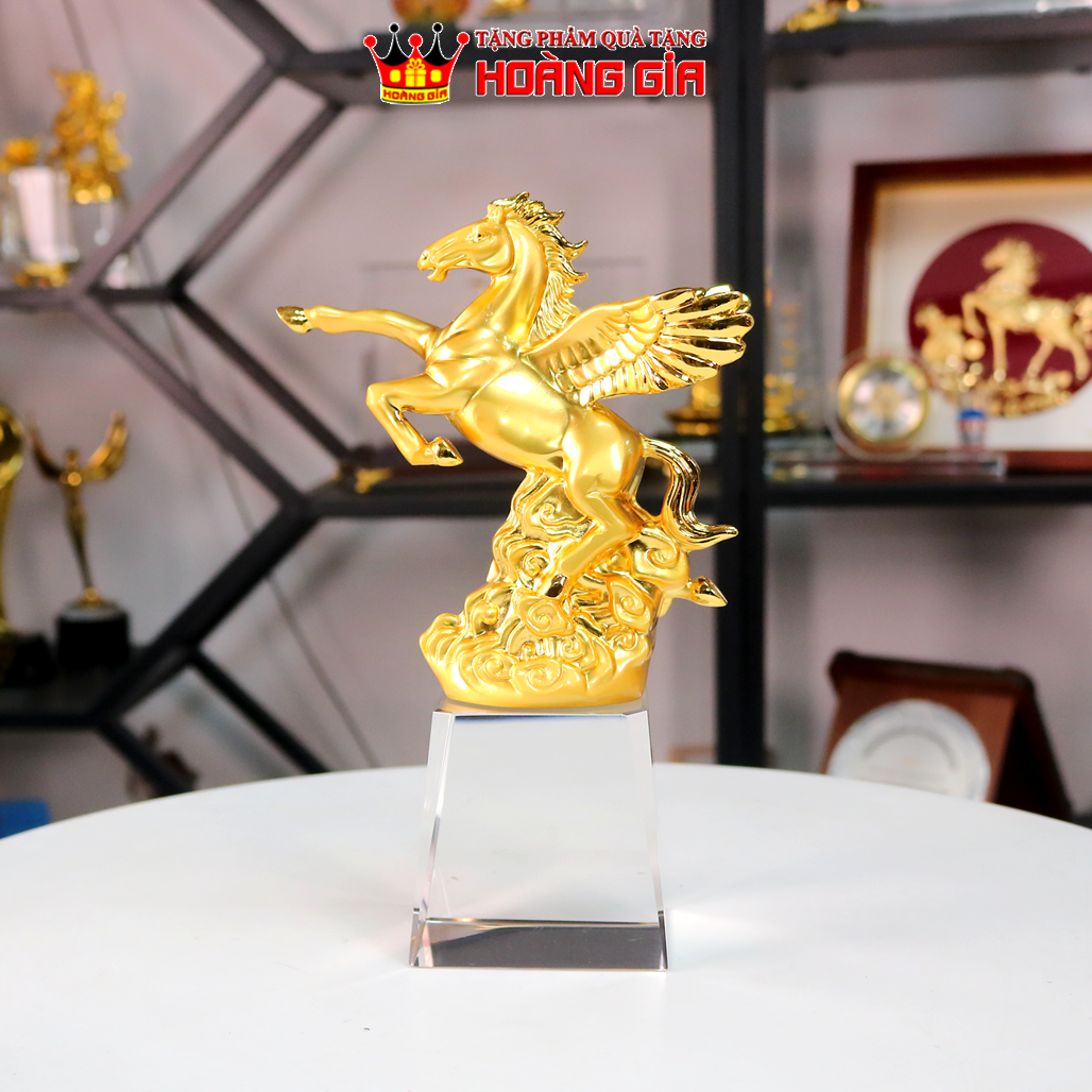 MĐ18 Cúp Vinh Danh Mã Đáo Thành Công Ngựa Thiên Thần