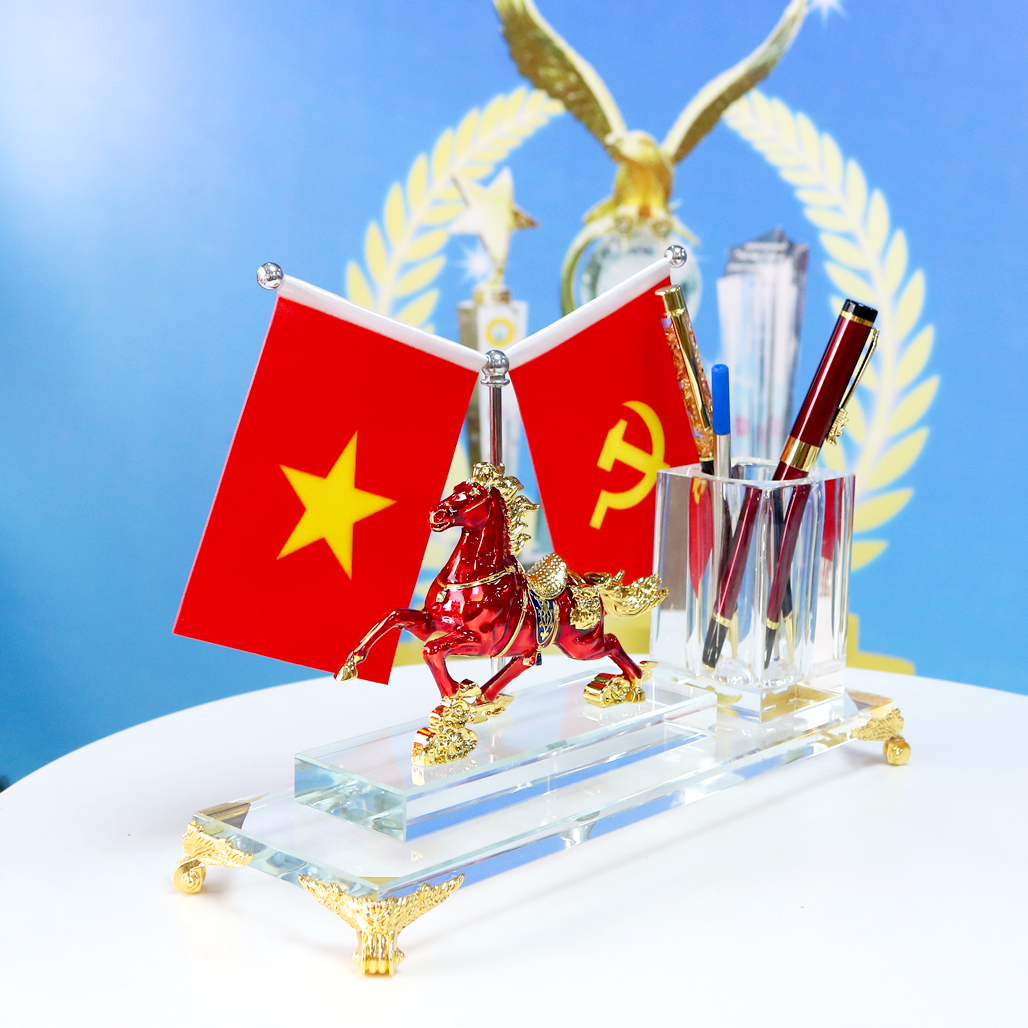 MĐ51 BỘ CỜ ĐỂ BÀN ĐÔI CẮM BÚT NGỰA ĐỎ PHONG THỦY