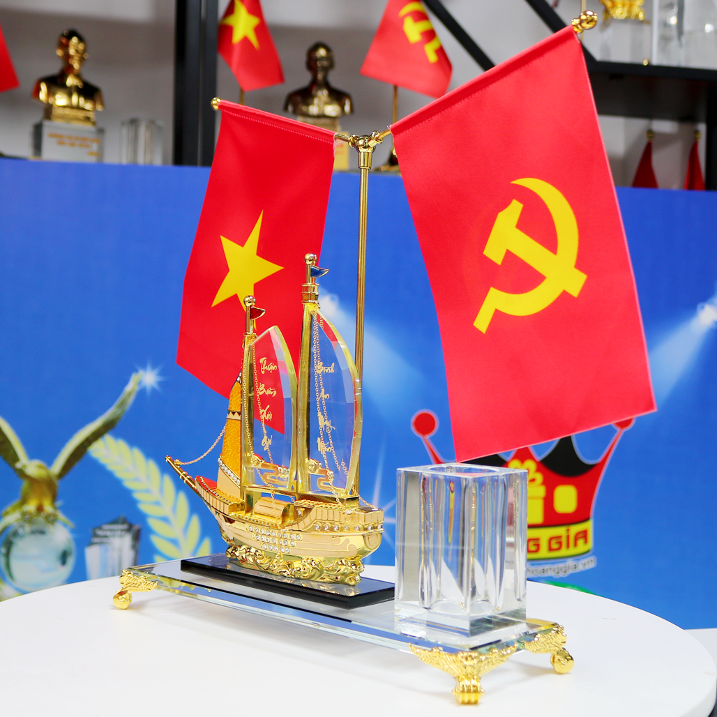 Bộ Cắm Bút Thuyền Buồm Pha Lê Phong Cách Truyền Thống Cờ Đôi