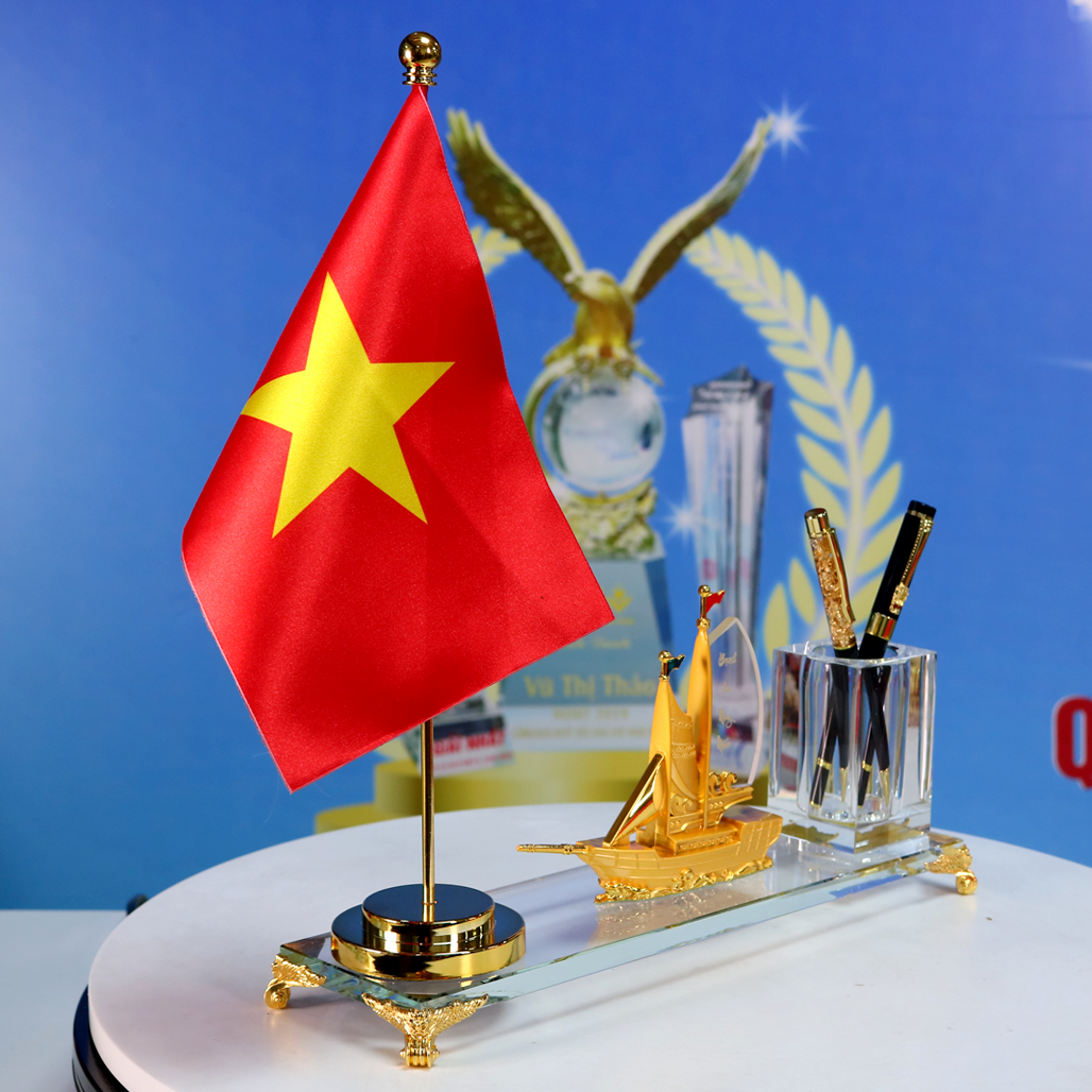 Ống Đựng Bút Pha lê Thuyền Buồm Cờ Việt Nam TB49B