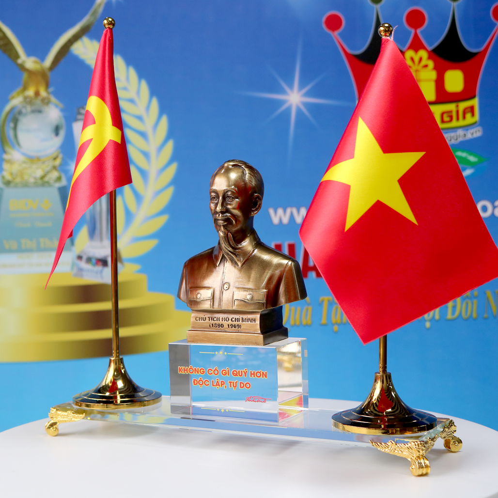 Quà Đại Hội Đảng Tượng Chân Dung Bác Hồ Để Bàn Làm Việc