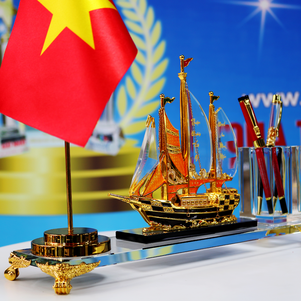 Bộ Cắm Bút Thuyền Buồm Pha Lê Phong Cách Sang Trọng Cờ Đơn
