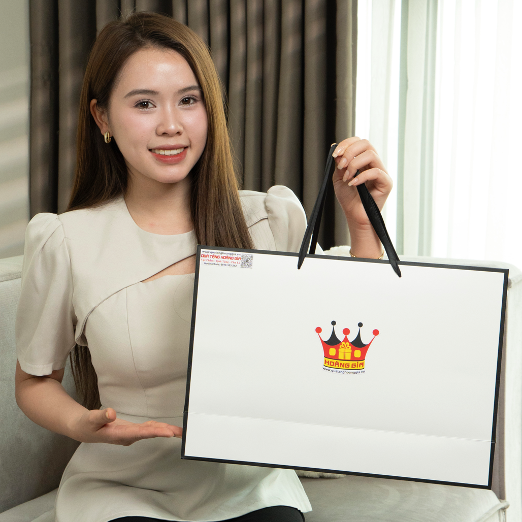 Quà tặng doanh nhân đồng hồ pha lê mã đáo thành công