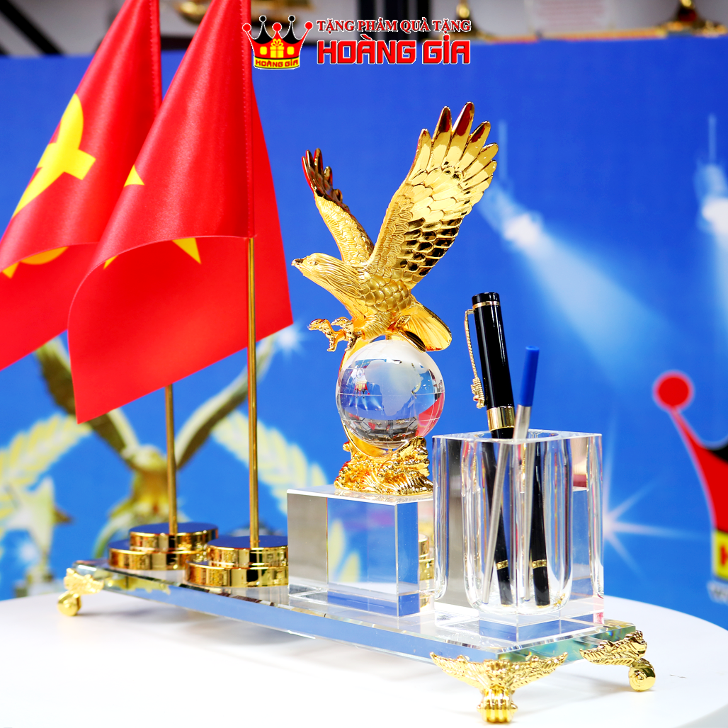 Tặng Phẩm Để Bàn Làm Việc Cắm Bút Pha Lê ĐBĐB 44A