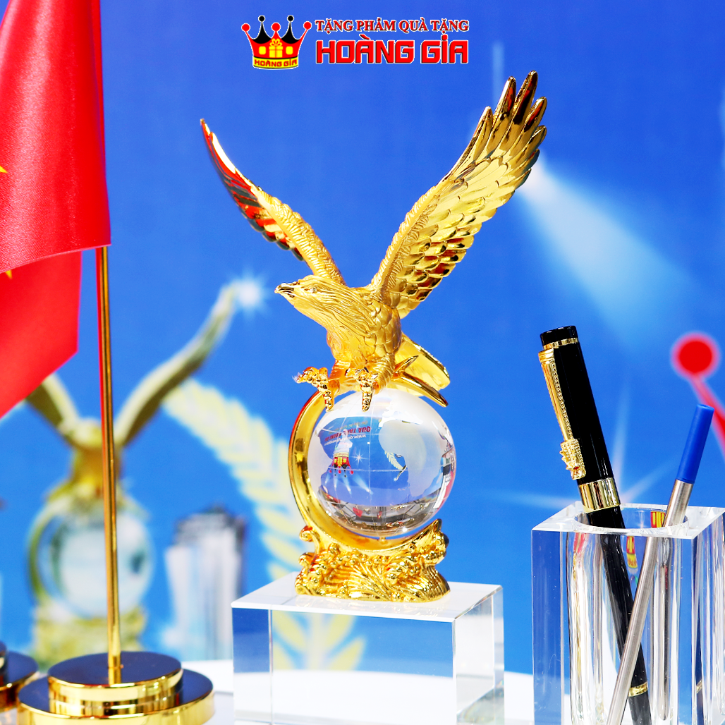 Tặng Phẩm Để Bàn Làm Việc Cắm Bút Pha Lê ĐBĐB 44A