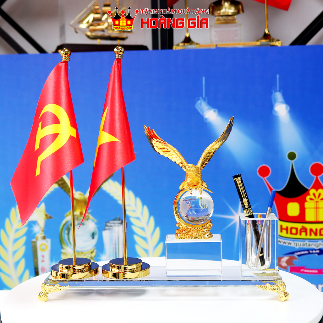 Tặng Phẩm Để Bàn Làm Việc Cắm Bút Pha Lê ĐBĐB 44A