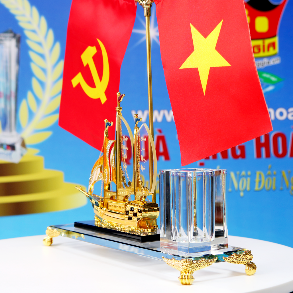 Bộ Cắm Bút Thuyền Buồm Pha Lê Phong Cách Quý Phái Cờ Đôi