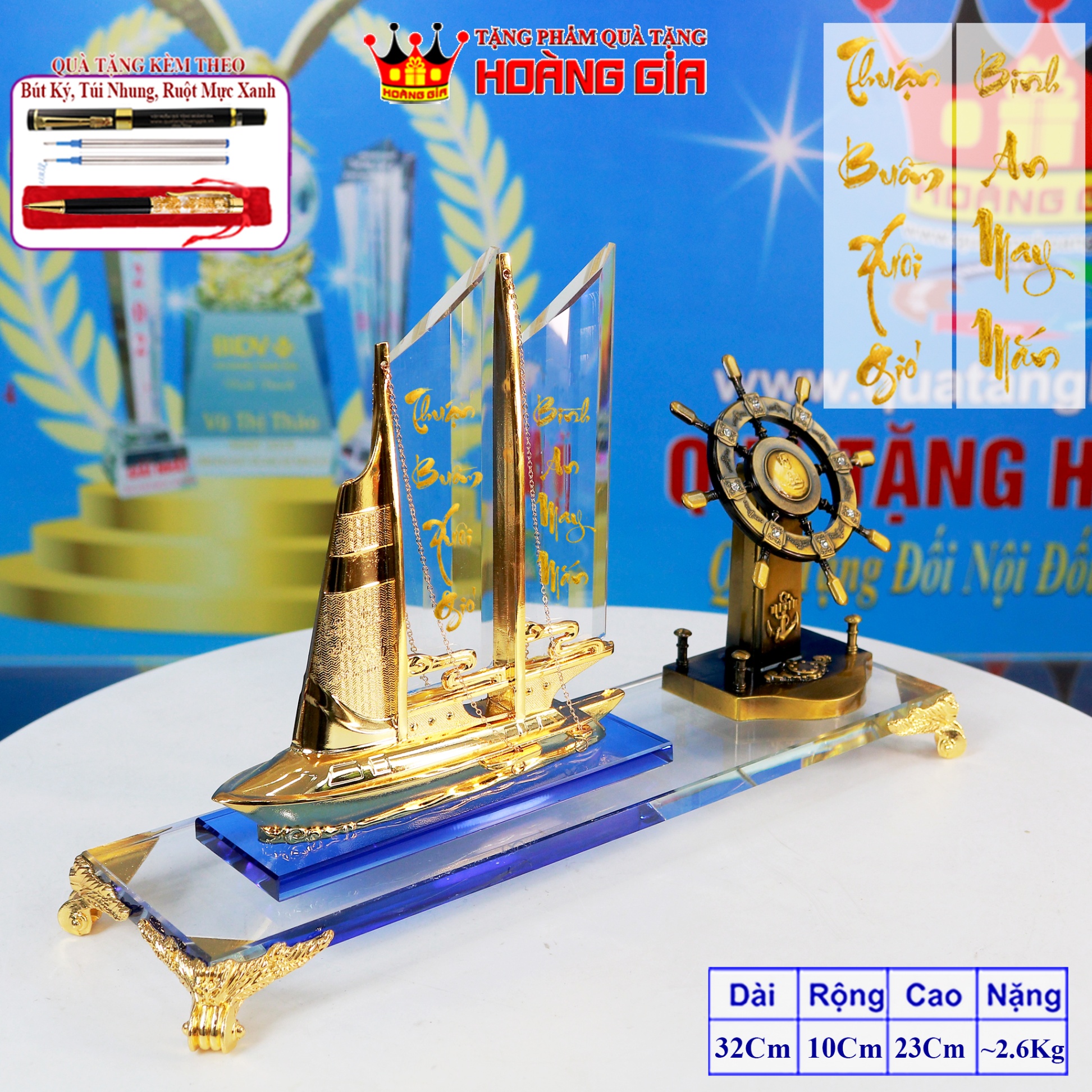 Thuyền Buồm Pha Lê Phong Cách Hiện Đại Cùng Bánh Lái