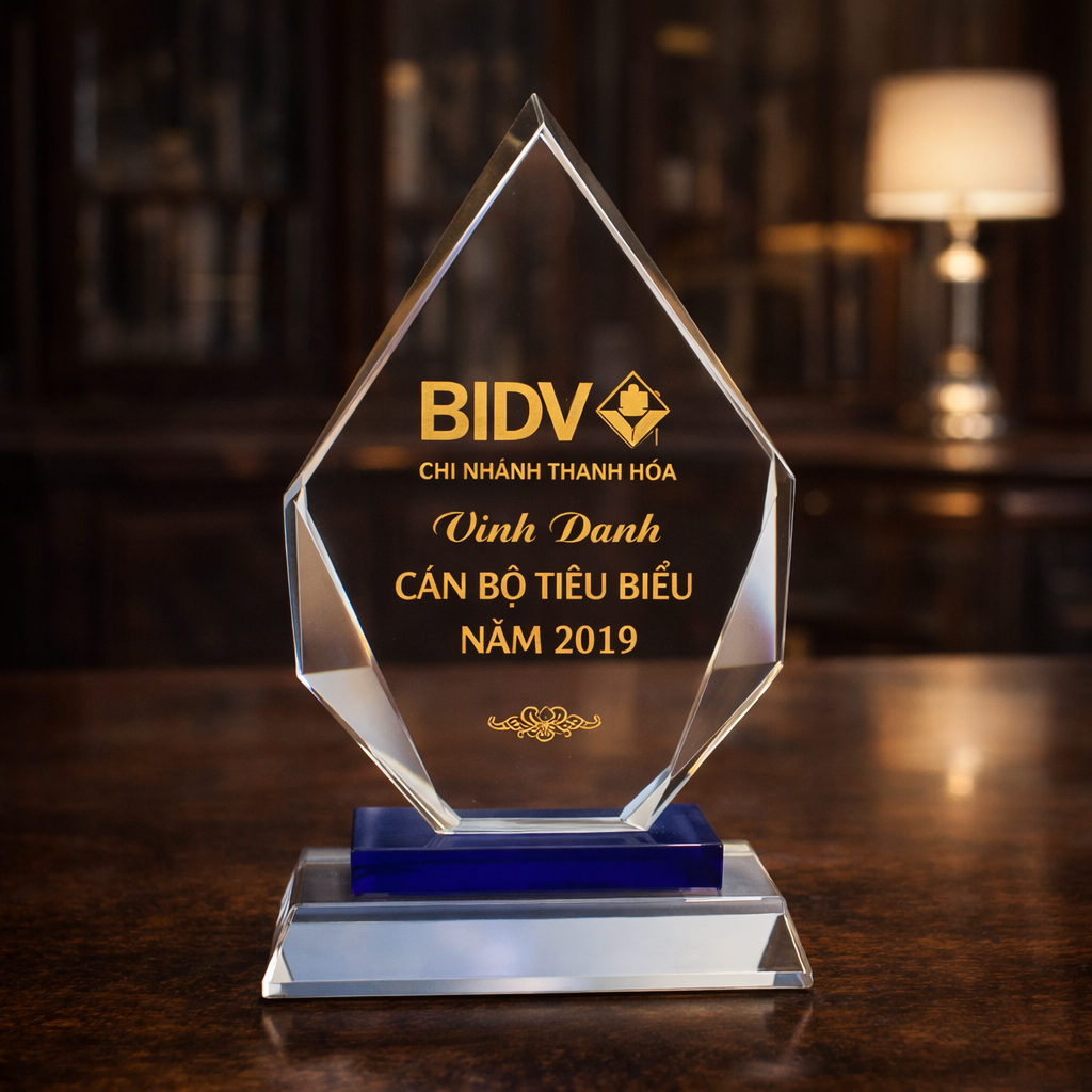 Vinh Danh Cán Bộ Tiêu Biểu Năm - QCN92