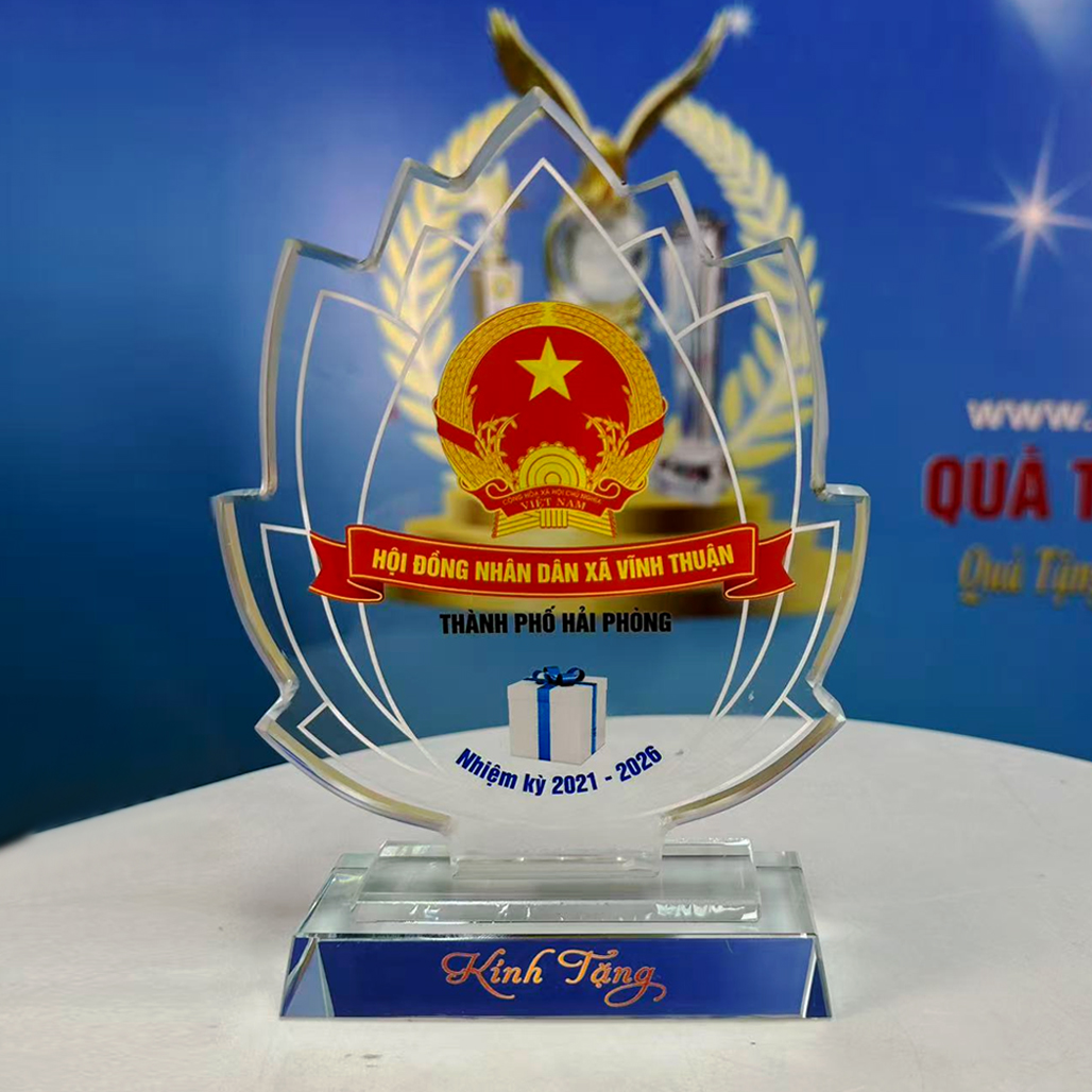 BIEU-TRUNG-HOA-SEN-QUA-TANG-HOI-DONG-NHAN-DAN-7.jpg?v=1774262365